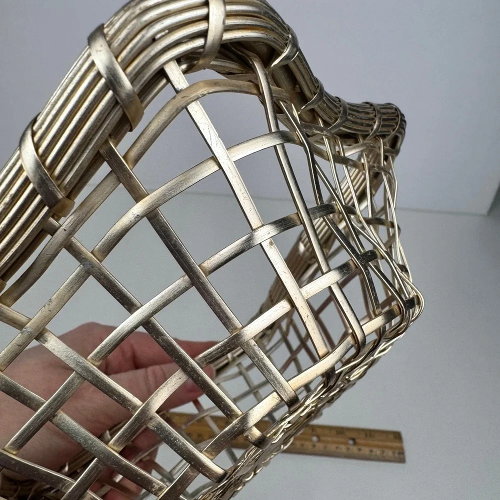 Vtg‎ Metal Star Shaped Tabletop Small Basket 9inch Silver Light Gold Color READ